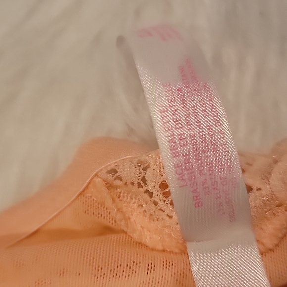 NWOT Victoria's Secret PINK Floral Lace Bralettee. Pretty PEACH 🍑 colored! - Picture 7 of 7